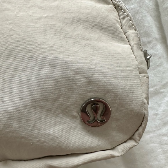 Lululemon Everywhere Belt Bag White Opal 1L brand new with tags - Picture 10 of 10